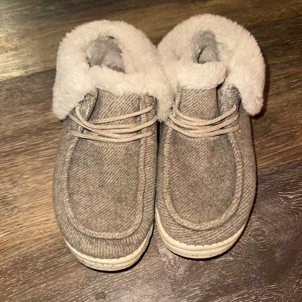 Cozy Fur-Lined Hey Dude
